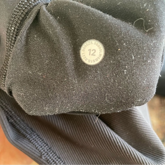 Lululemon Ribbed Contoured High Rise Crop *17"
Black - Picture 8 of 10
